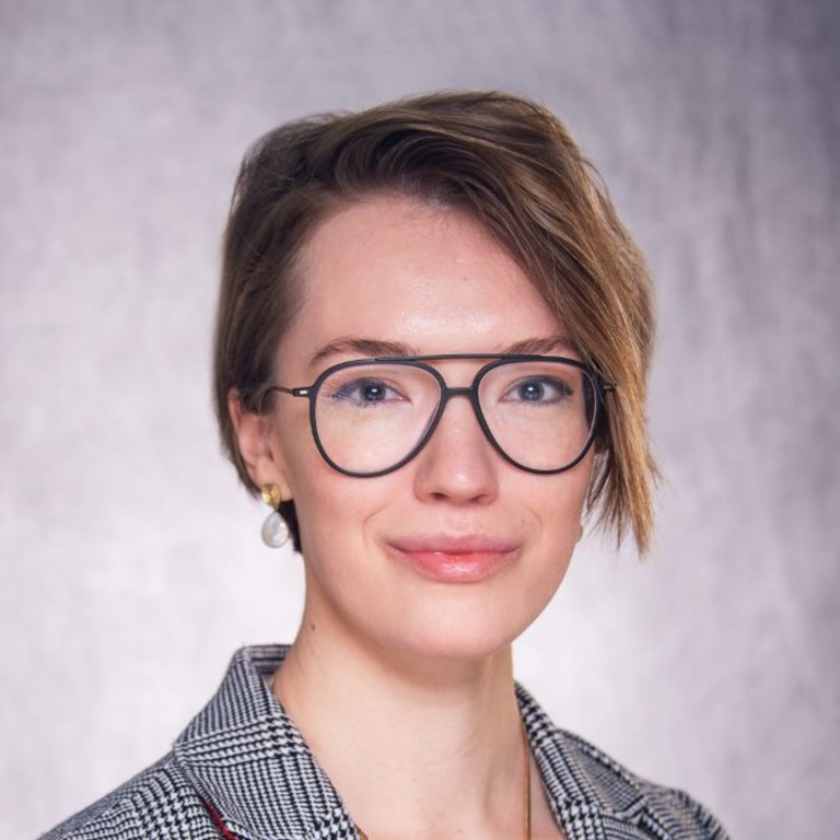 Headshot of Molly Monk