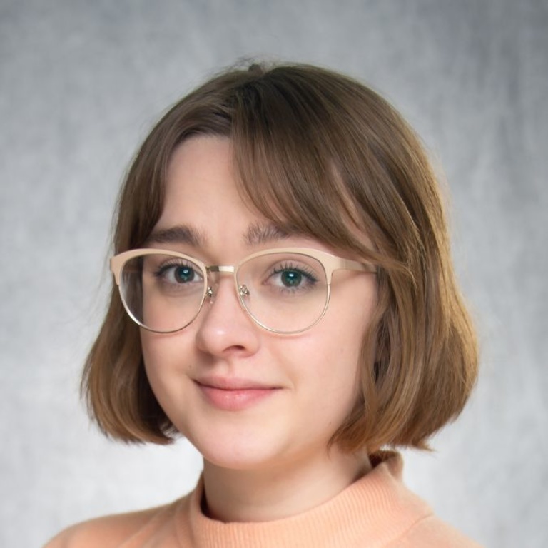 Headshot of Celine Robins